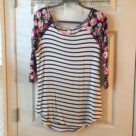 Tops - 3/4 sleeve T-shirt